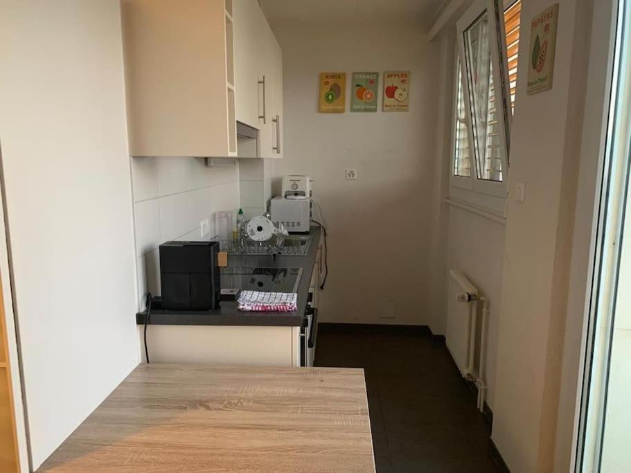 Apartamento Beautiful Studio 2 Minutes From The Train Station Lausana Exterior foto