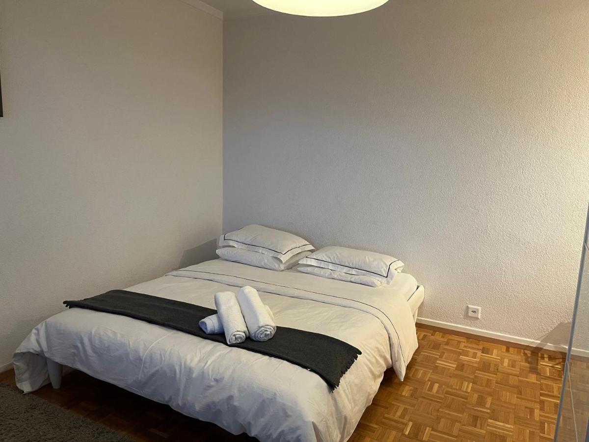 Apartamento Beautiful Studio 2 Minutes From The Train Station Lausana Exterior foto