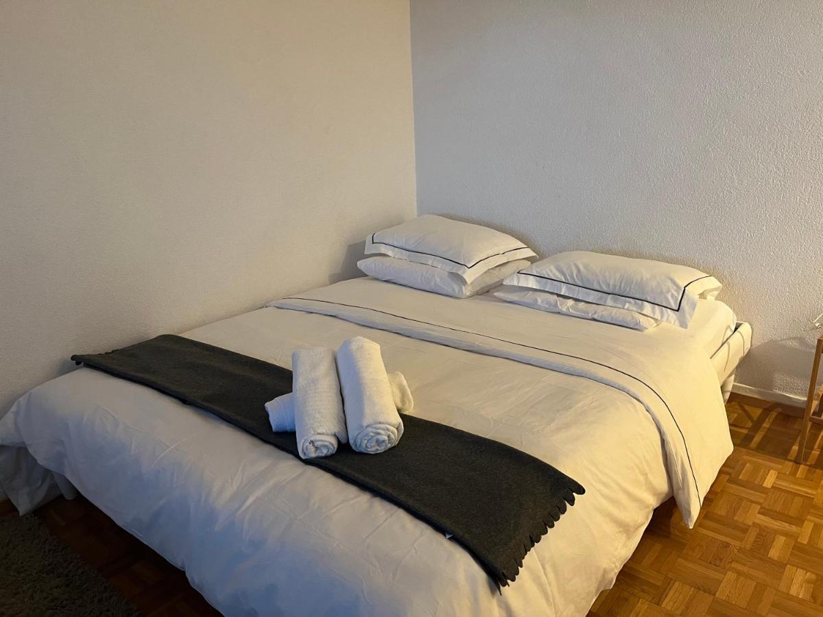 Apartamento Beautiful Studio 2 Minutes From The Train Station Lausana Exterior foto